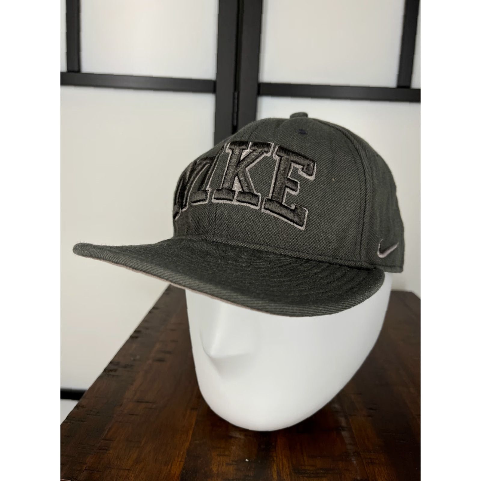 Nike Nike Hat Snap Back One Size Gray Embroidered Acrylic Wool Blend Adjustable Beach Mens Size ONE SIZE - 4 Thumbnail