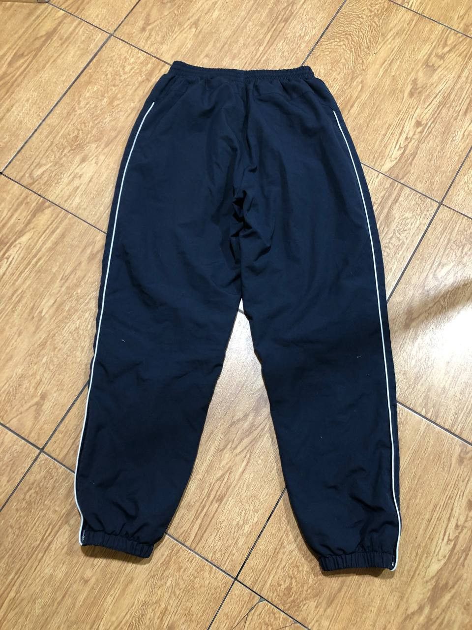 Umbro Vintage navy Umbro NYLON track pants Size US 34 / EU 50 - 23 Thumbnail