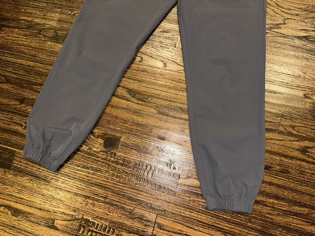 Banana Republic × Lululemon Banana Republic BR Sport Sz Small Motion Tech Joggers Brown Size US 30 / EU 46 - 4 Thumbnail