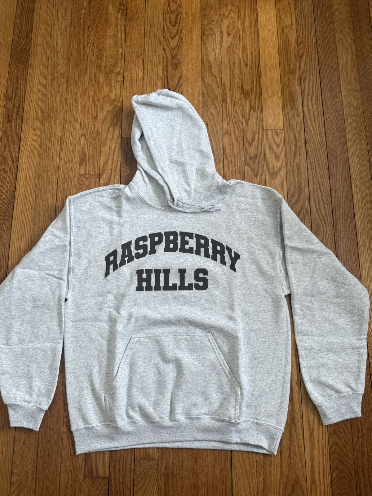 The GV Gallery The GV Gallery Raspberry Hills OG Hoodie Size Medium Size US M / EU 48-50 / 2 - 1 Thumbnail