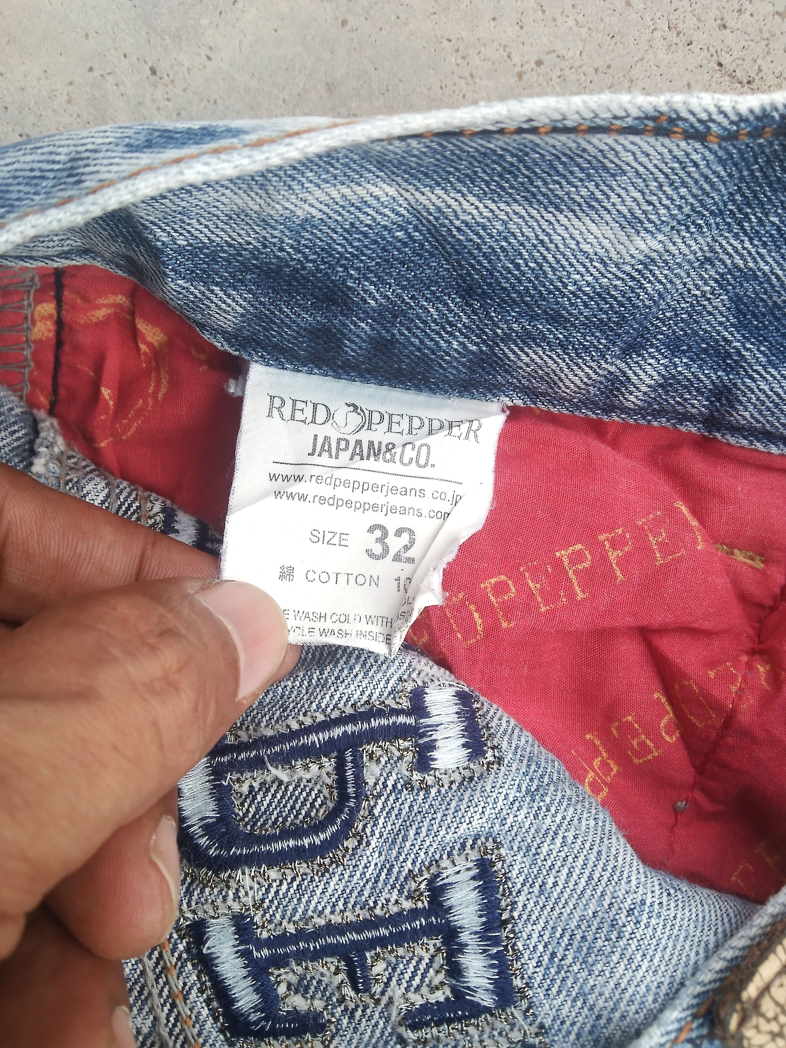 Japanese Brand Vintage Red Pepper Men Straight Leg Distressed Jeans 32x30 Size US 32 / EU 48 - 9 Thumbnail