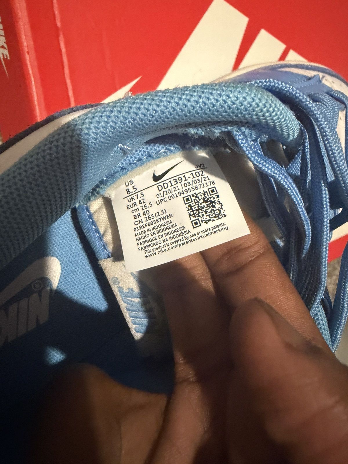 Nike UNC Dunk low Size US 8 / EU 41 - 10 Thumbnail