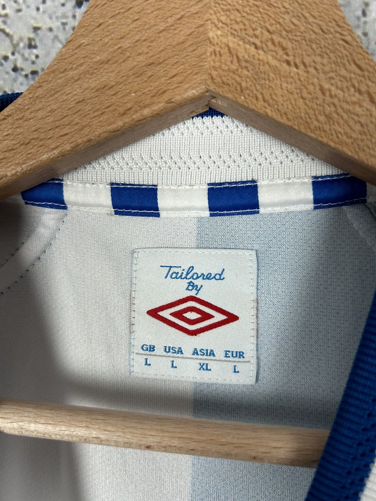 Umbro Vintage Blackburn Rovers FC Umbro Soccer Jersey Football Size US L / EU 52-54 / 3 - 5 Thumbnail