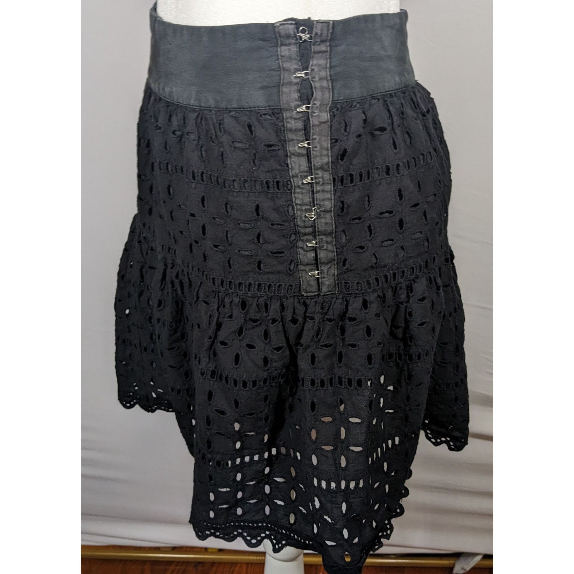 Reformation Reformation Gothic Wench Eyelet Skirt With Hook Closure Size 27" / US 4 / IT 40 - 7 Thumbnail