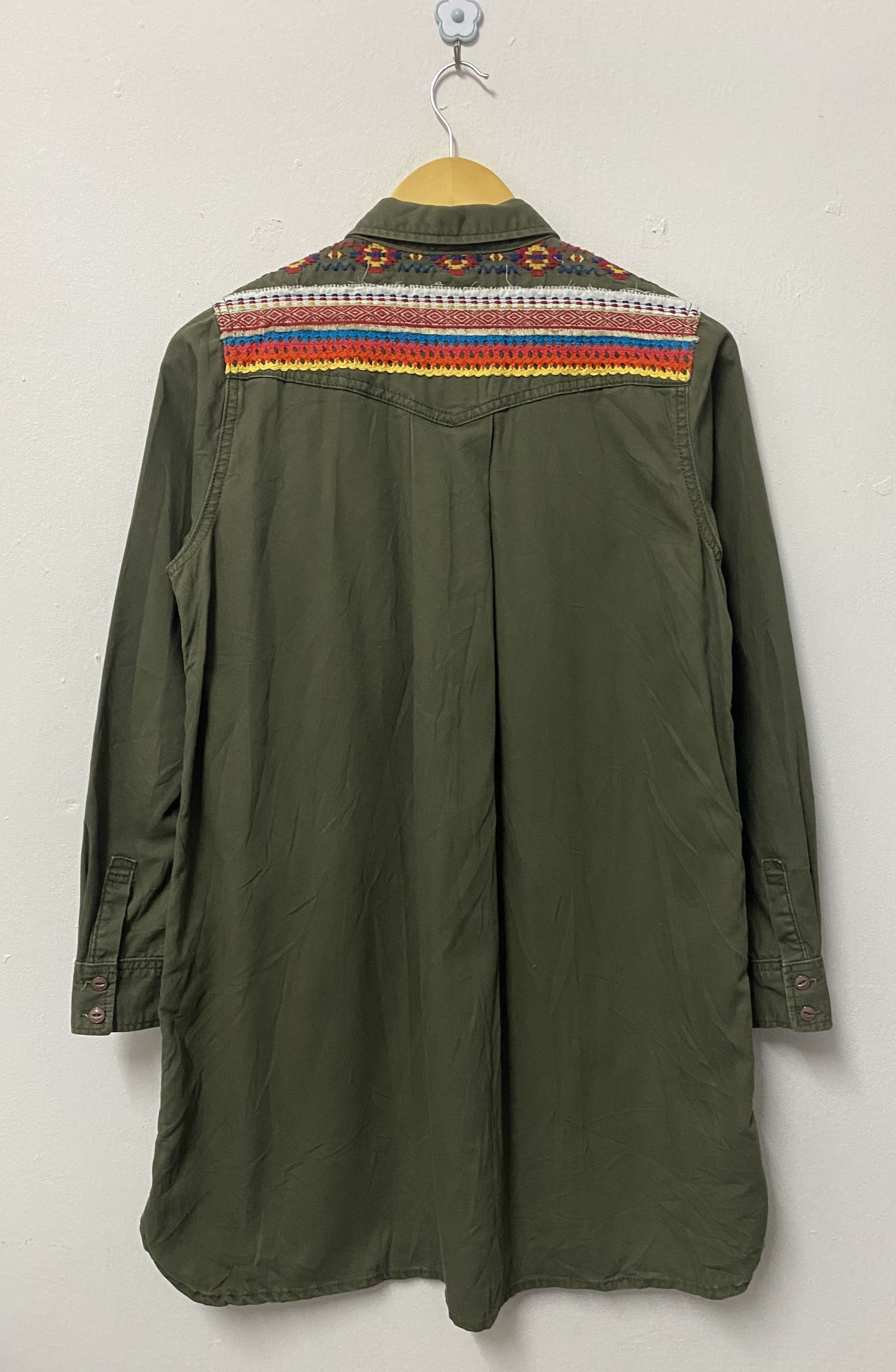 Japanese Brand TITICACA Japan Ethnic Boho Embroidered Utility Shirt Size US S / EU 44-46 / 1 - 2 Thumbnail