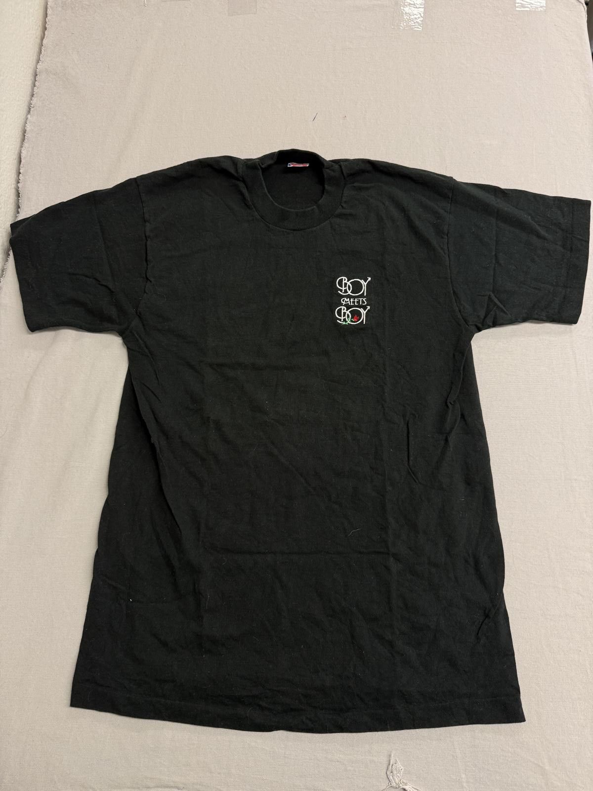 Fruit Of The Loom Vintage Boy Meets Boy T-shirt Embroidered Red Rose Tee - L Size US L / EU 52-54 / 3 - 1 Thumbnail
