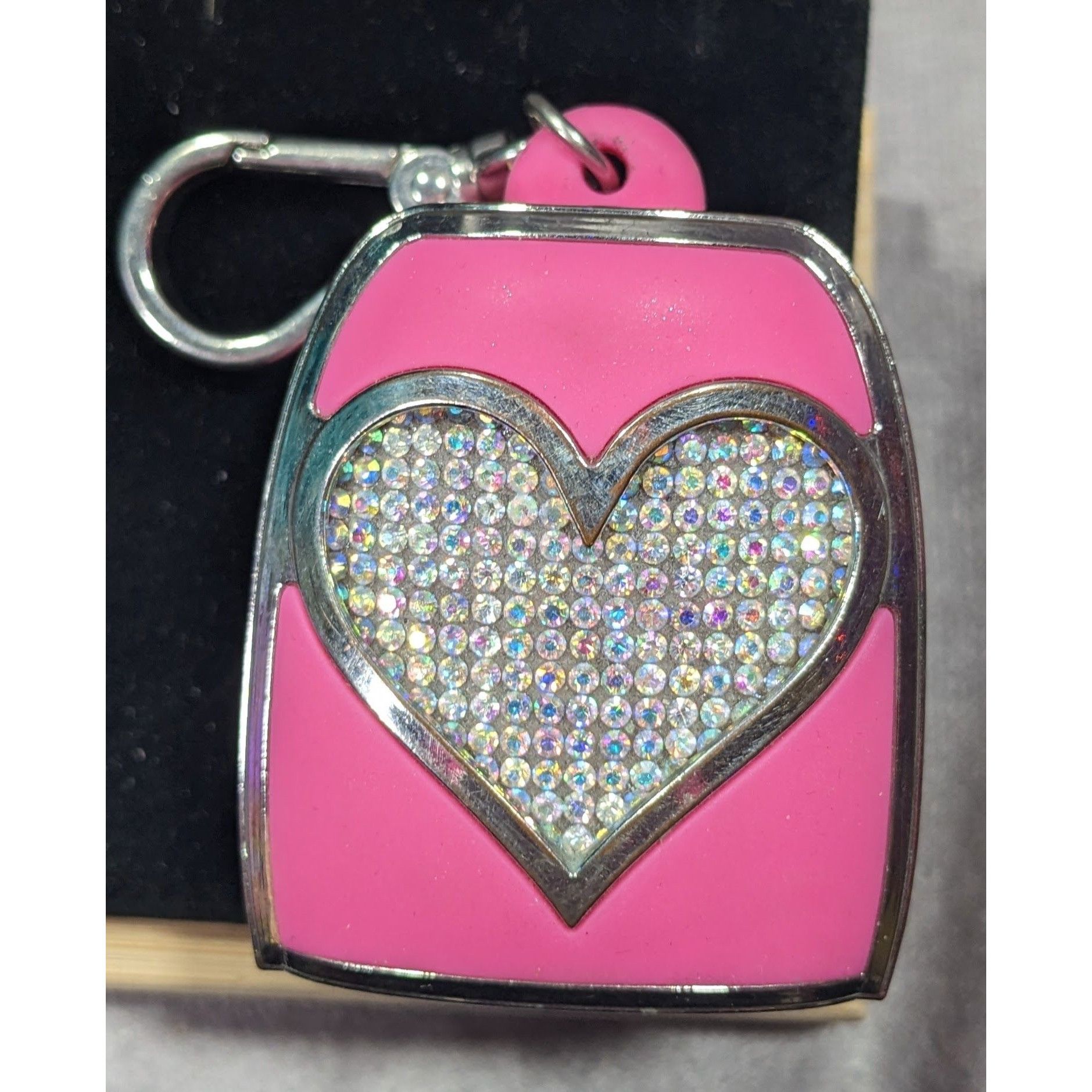 Other Bath & Body Works HTF Pink Rhinestone Heart Pocketback Holde Size ONE SIZE - 5 Thumbnail