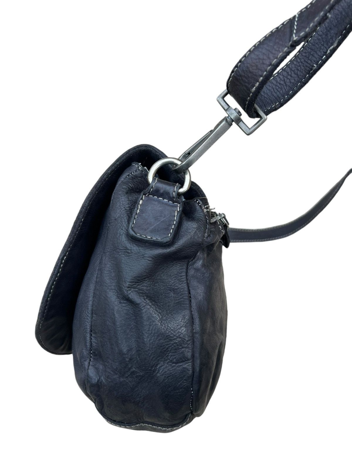 CLOSED Vintage CLOSED Discoloured Patina Leather Studded Bag Sling Size ONE SIZE - 13 Thumbnail