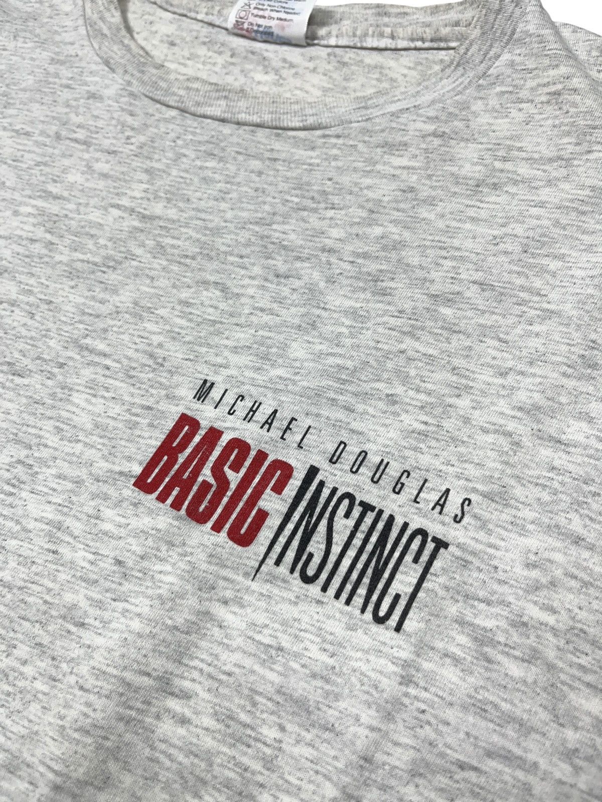 Vintage Vintage 90s Basic Instinct Movie Erotic Sharon Stone T-shirt Size US XL / EU 56 / 4 - 4 Thumbnail
