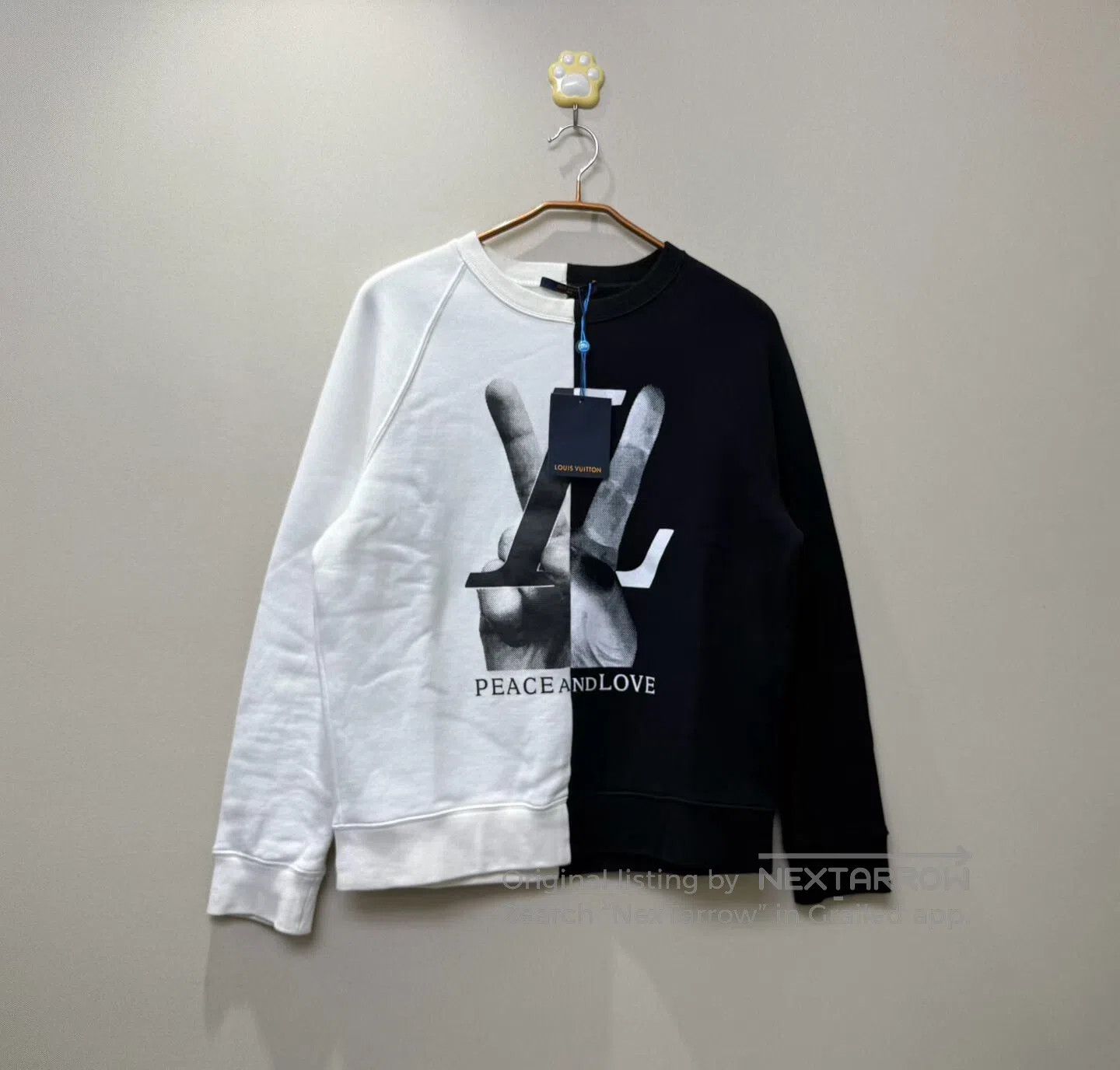 Louis Vuitton Louis Vuitton Black and White Logo Embellished Sweatshirt| Size US L / EU 52-54 / 3 - 1 Thumbnail