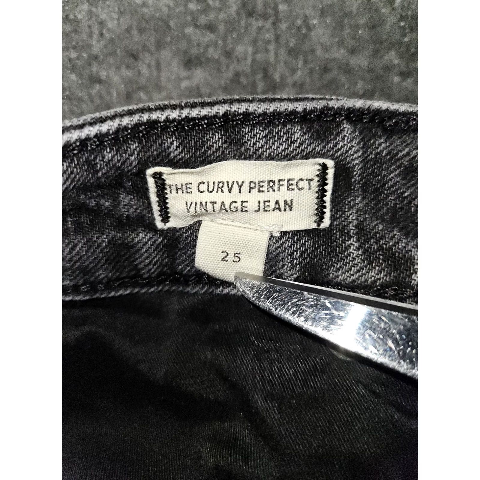 Madewell 1. Keywords: "Madewell Curvy Perfect Vintage Jeans," "Womens Size 42" / US 20 - 3 Thumbnail