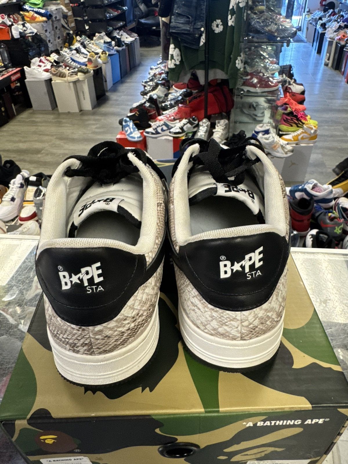 Bape Bape low top sneaker pre owned size 9 Size US 9 / EU 42 - 10 Thumbnail