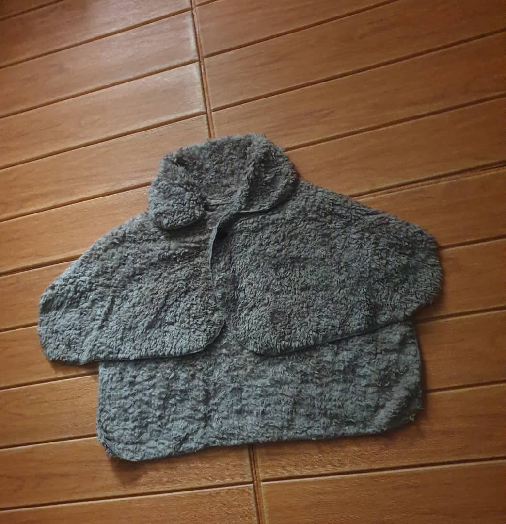 Japanese Brand Harajuku winter season fur Shoulder warmer Size US M / EU 48-50 / 2 - 5 Thumbnail