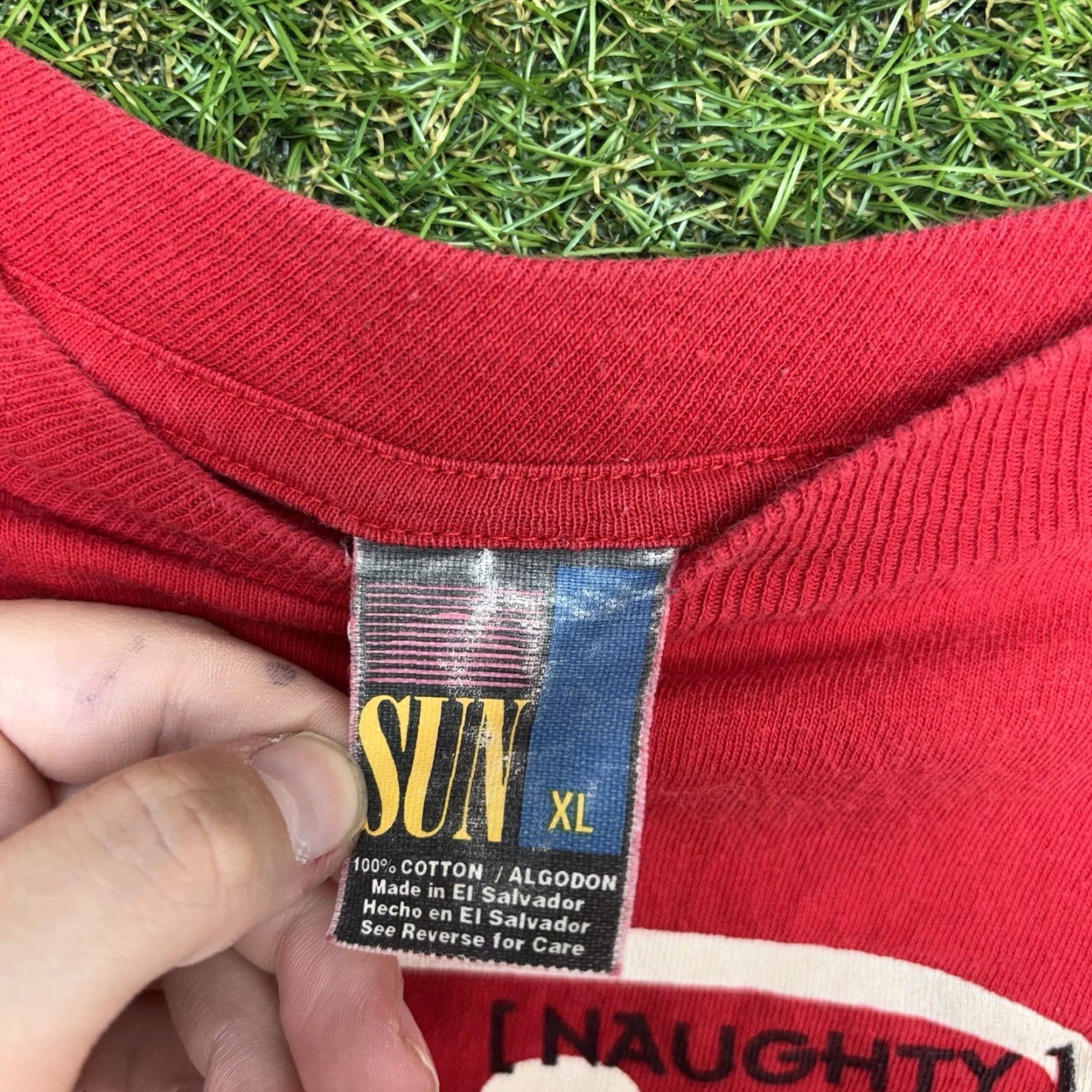 Vintage Looney Tunes Tasmanian Devil Christmas Shirt Mens XL Red 1990s Taz 90s Holiday Graphic Print Vintage Cotton Crew Neck Short Sleeve Size US XL / EU 56 / 4 - 4 Thumbnail