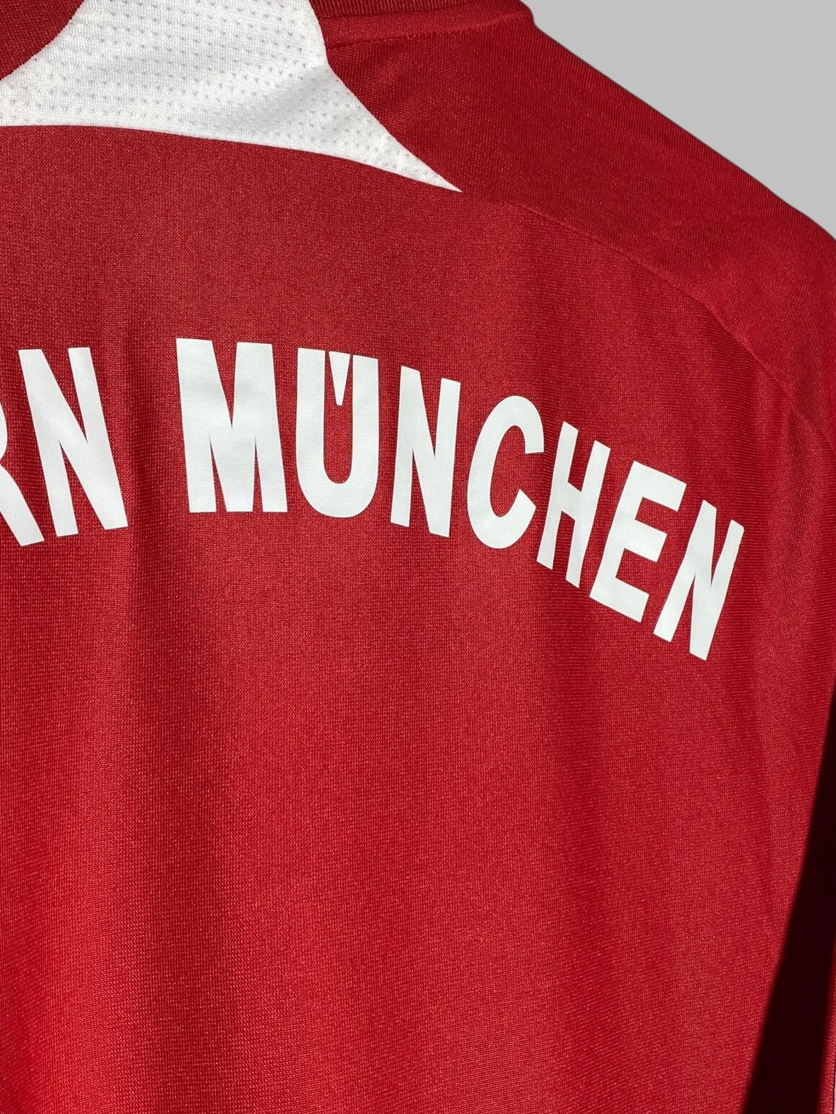 Adidas 🔥 BAYERN MUNCHEN ADIDAS 2000S FOOTBALL SHIRT Y2K RIBERY ERA Size US L / EU 52-54 / 3 - 13 Thumbnail