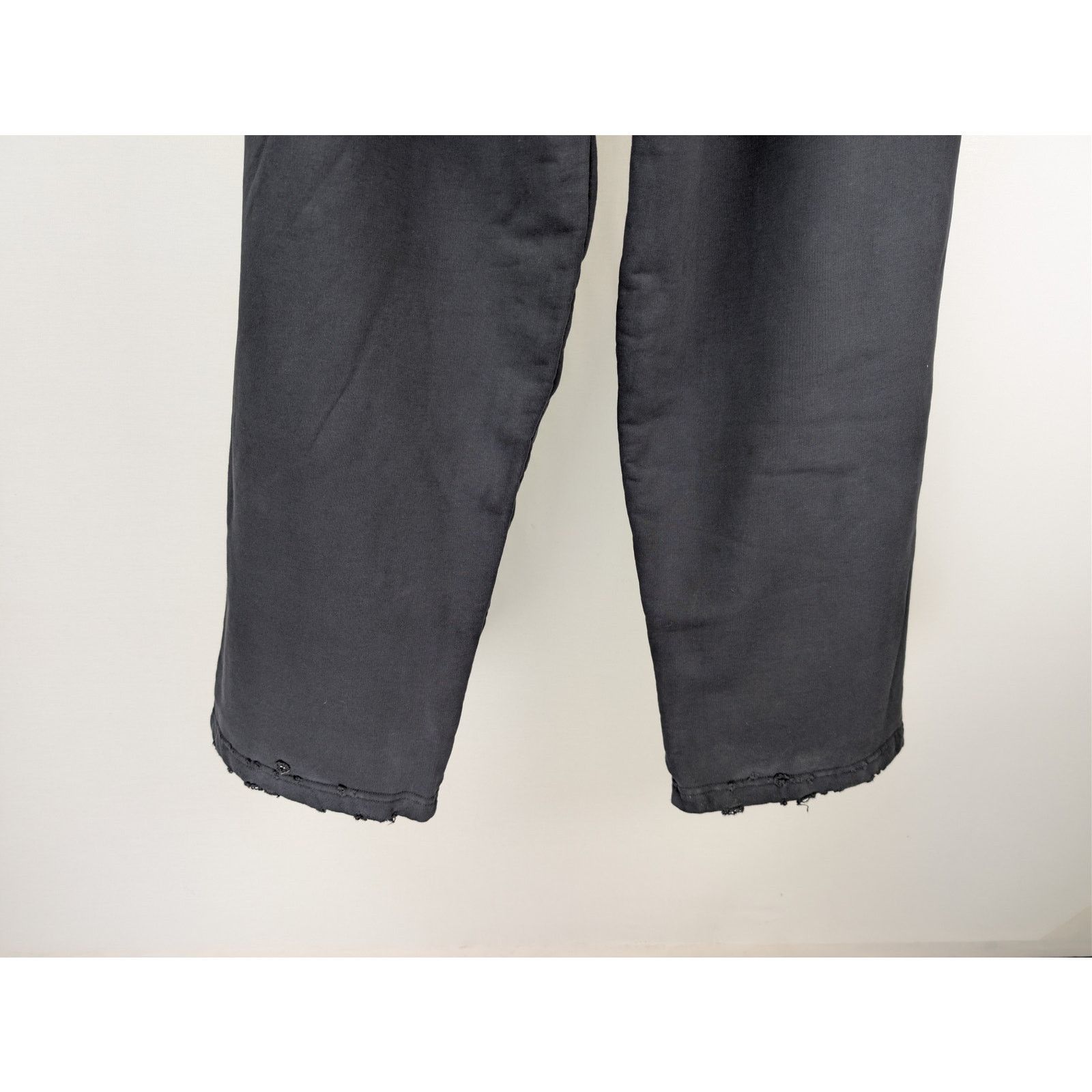 Balenciaga o1rshd1 Baggy Sweatpants in Washed Black Size US 28 / EU 44 - 11 Thumbnail