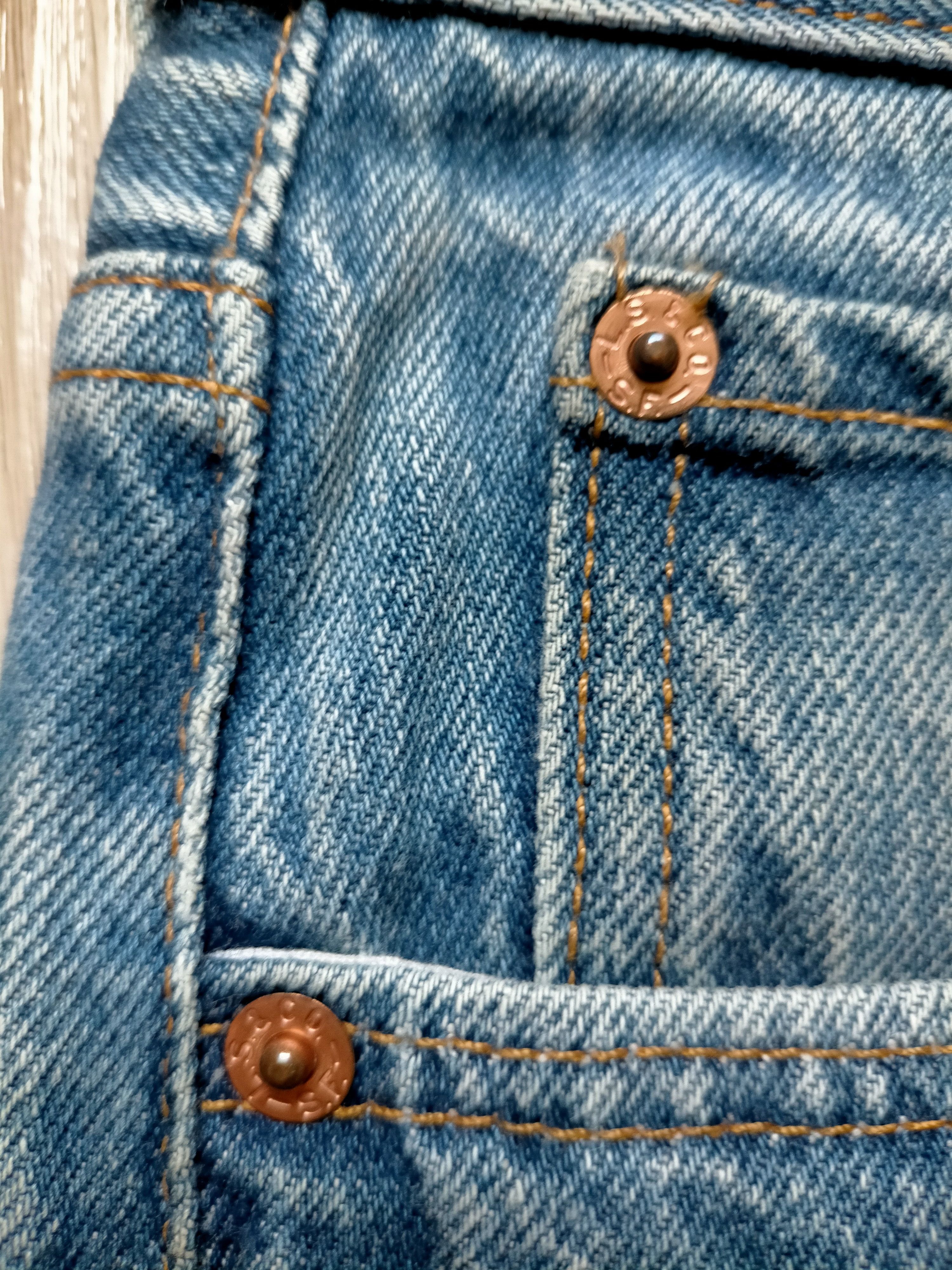 Levi's Vintage Clothing Vintage Levis 501 button Fly Blue Jeans Size US 31 - 18 Thumbnail
