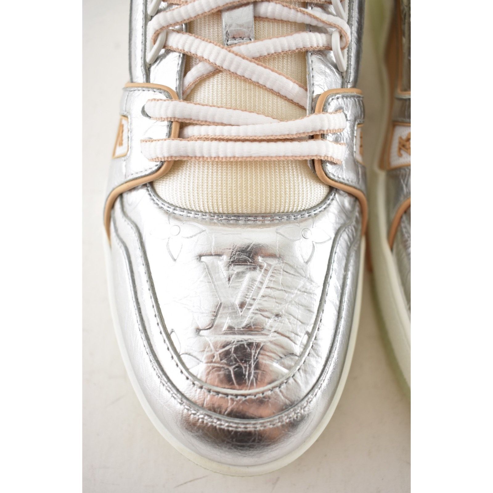Louis Vuitton Louis Vuitton Metallic Silver Beige White Low Top Trainer Size US 10 / EU 43 - 9 Thumbnail