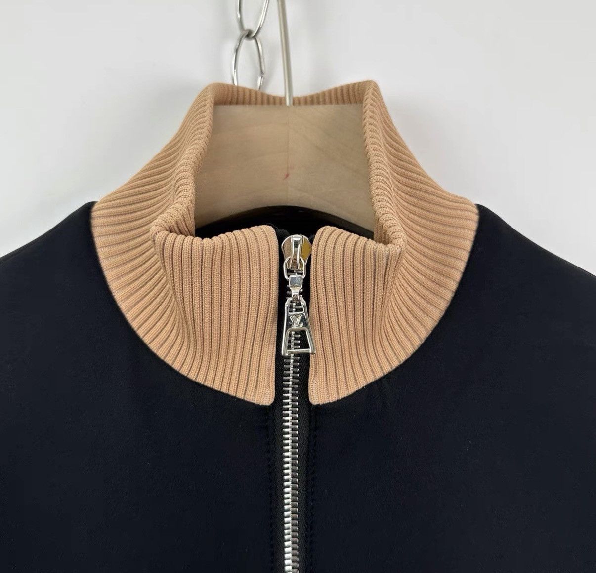 Louis Vuitton Louis Vuitton Contrast Color Jacket with Logo on Cuff K12 Size XS / US 0-2 / IT 36-38 - 4 Thumbnail