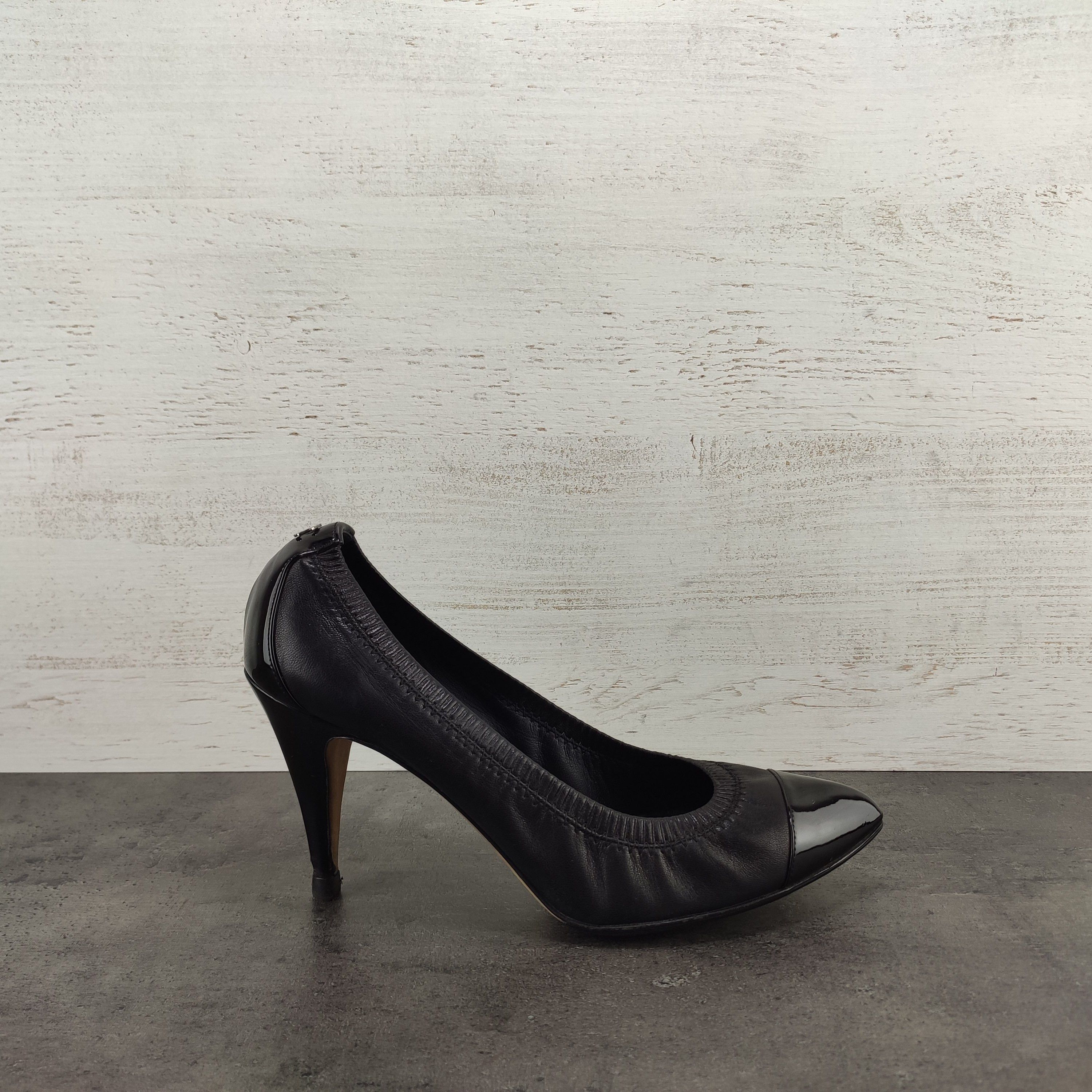 Chanel Chanel black leather patent toe heels Size US 8 / IT 38 - 1 Thumbnail