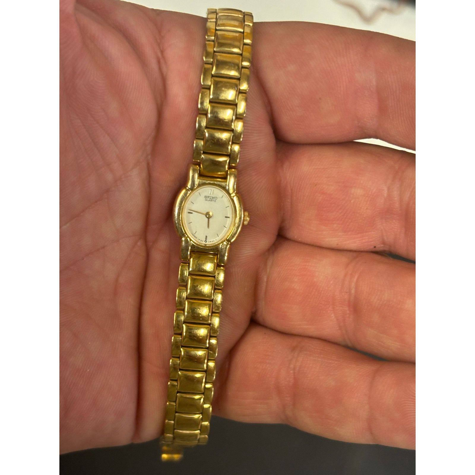Seiko Vintage Seiko 1F20-5A79 Gold Tone Women’s Watch! New Battery Size ONE SIZE - 4 Thumbnail