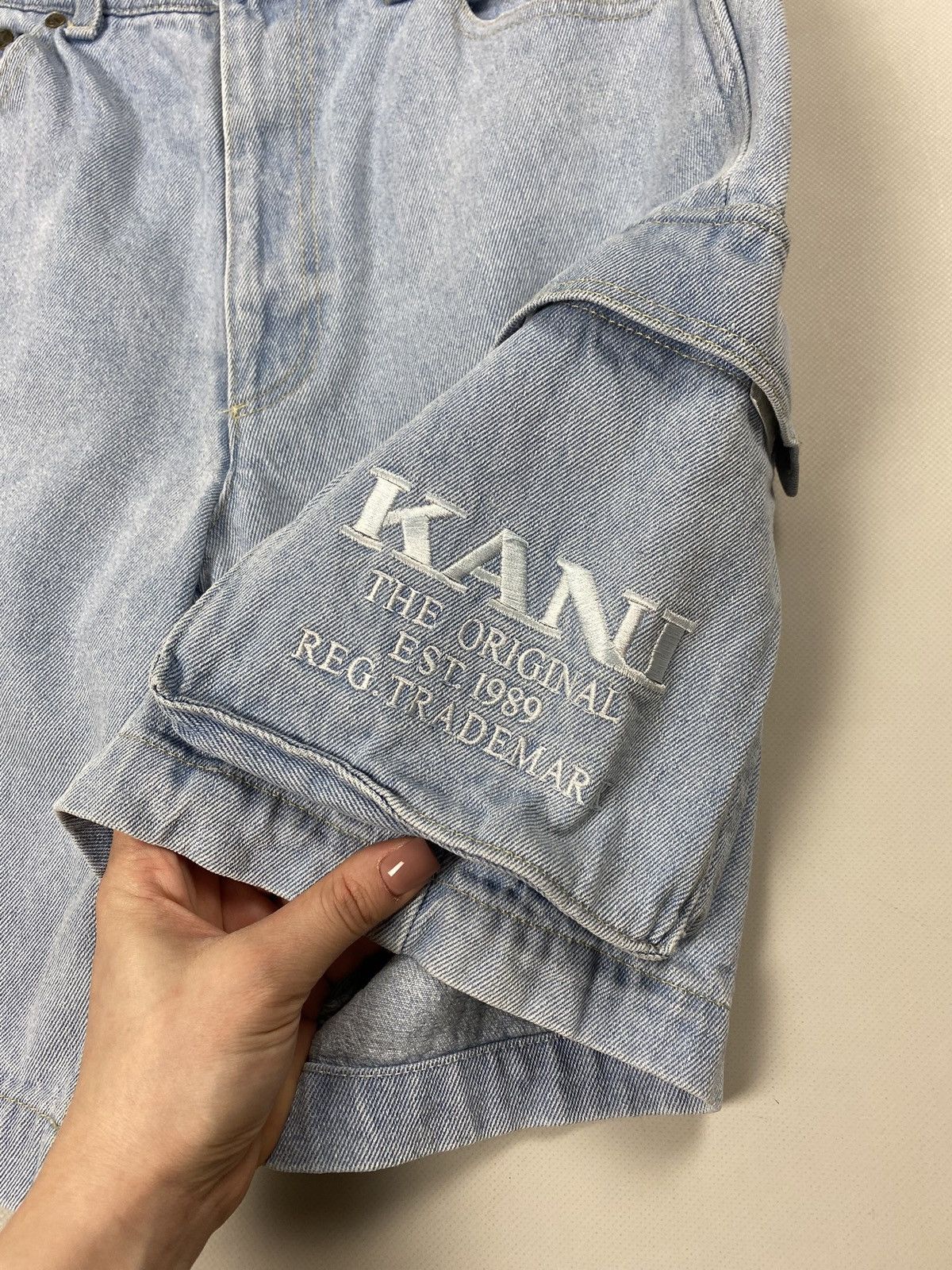 Karl Kani Karl Kani men’s Cargo denim Rap Baggy shorts size M Size US 32 / EU 48 - 8 Thumbnail