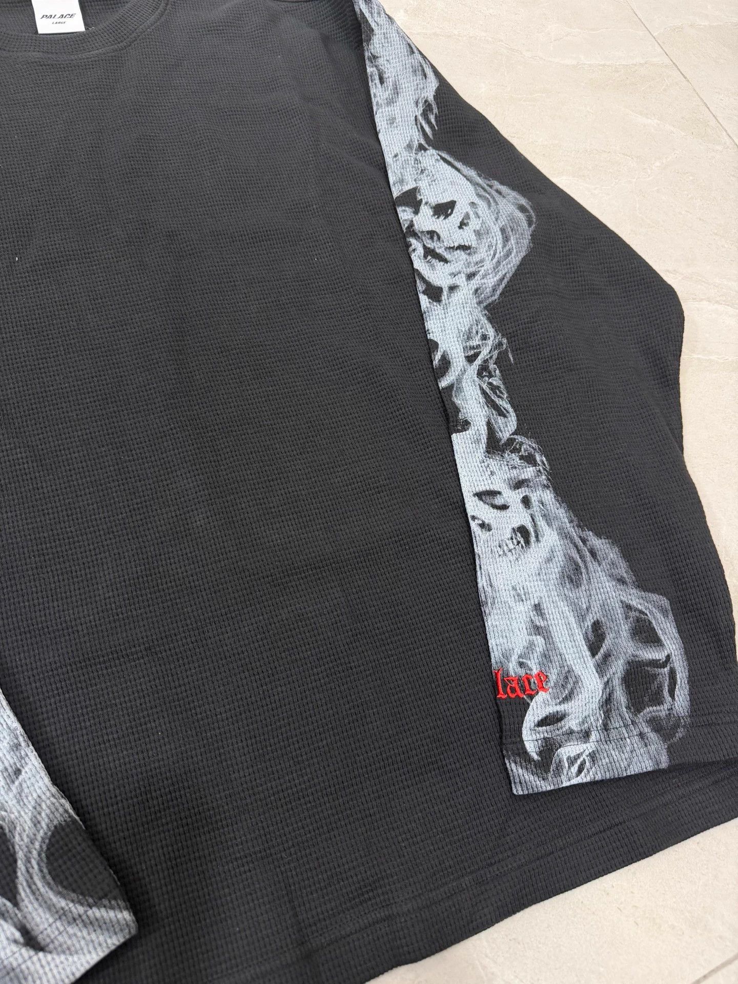 Palace PALACE SS26 Smoked Waffle LS Smoked Skull Print Unisex L New Size US L / EU 52-54 / 3 - 3 Thumbnail