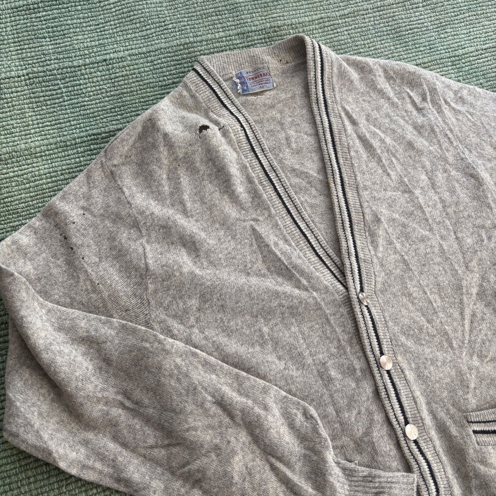 Towncraft × Vintage True vintage 60s gray distressed Towncraft cardigan sweater Size US M / EU 48-50 / 2 - 7 Thumbnail