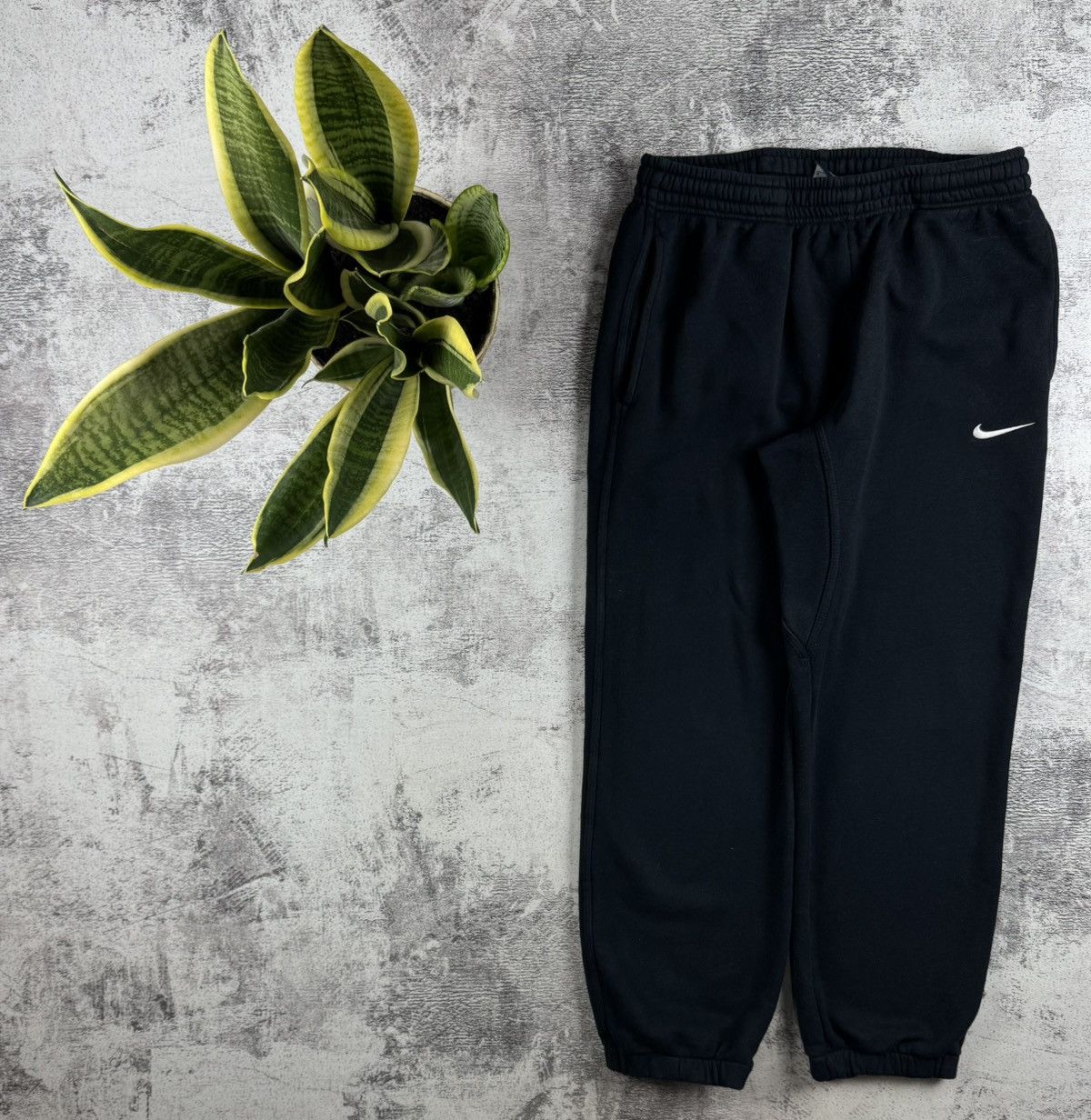 Nike Nike Medium Black Men’s Baggy Wide Sweat Pants Trousers Activewear Cotton Sport Size US 34 / EU 50 - 1 Thumbnail