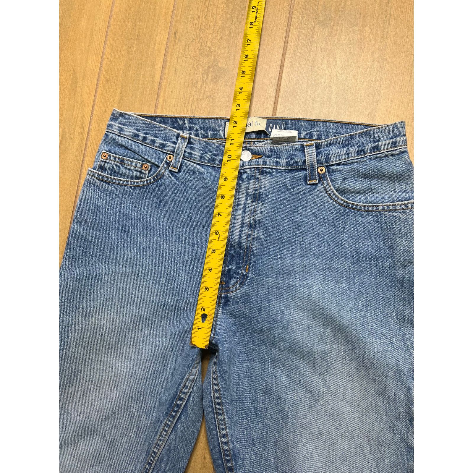 Gap Vintage 90s Medium Wash Gap Jeans Sz 32x30 Tag Sz 12 Size 34" / US 12 / IT 48 - 7 Thumbnail