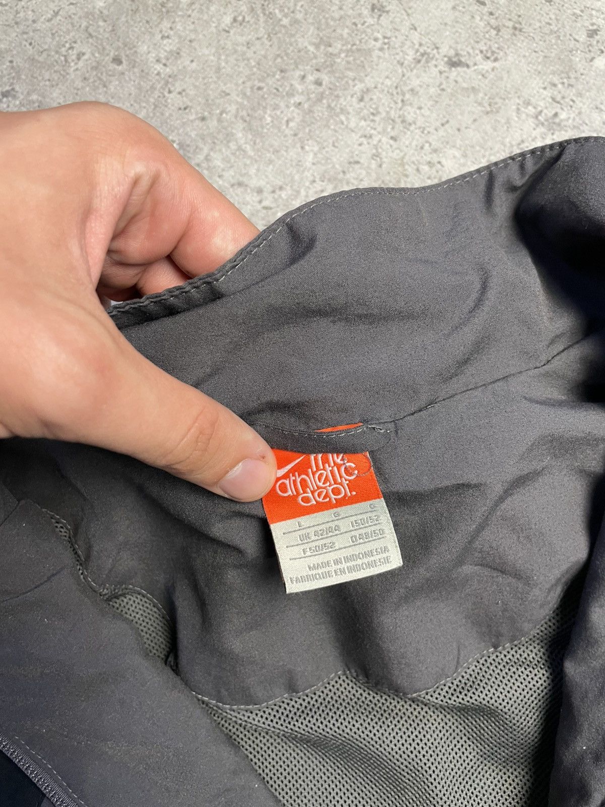 Nike Vintage Nike Track Jacket Y2K Size US L / EU 52-54 / 3 - 4 Thumbnail