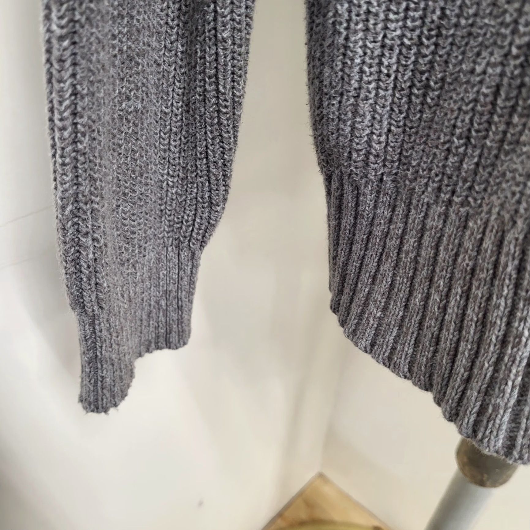 Vintage GH Bass Mens Henley Sweater Large Gray Sherpa Lined Collar Long Sleeve 4 Button Size US L / EU 52-54 / 3 - 7 Thumbnail