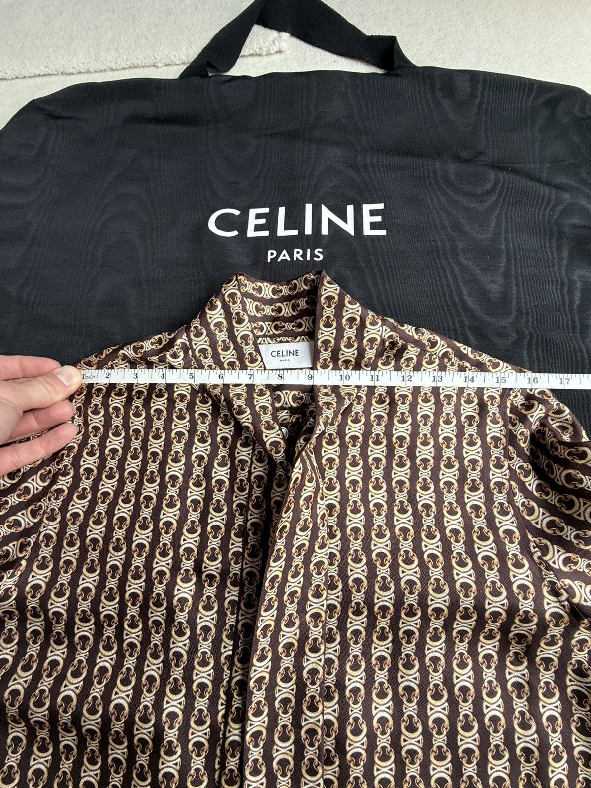 Celine FW24 $1.8k Celine Triomphe silk bow tie shirt Hedi Slimane Size US S / EU 44-46 / 1 - 7 Thumbnail