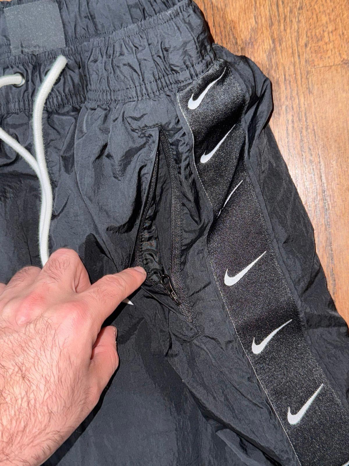 Nike NIKE Bottom Sz M Nylon BLK CD0422-010 SWOOSH WOVEN PANTS Size 32" / US 10 / IT 46 - 5 Thumbnail