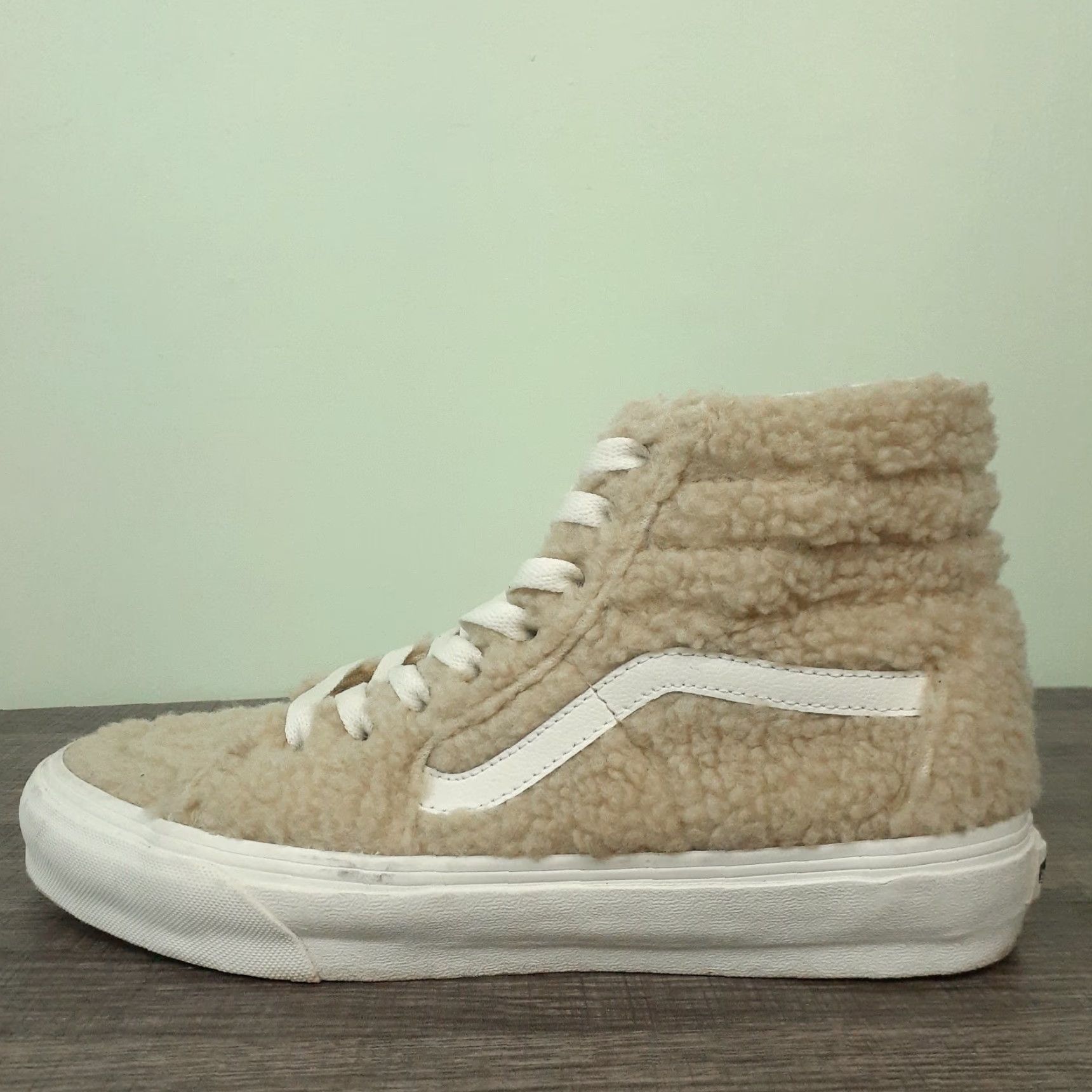Vans VANS High Top Shoes Mens 9 Womens 10.5 Beige Faux Fur Sherpa Shearling sneaker Athletic UK 10.5 Size L / US 10 / IT 46 - 2 Thumbnail