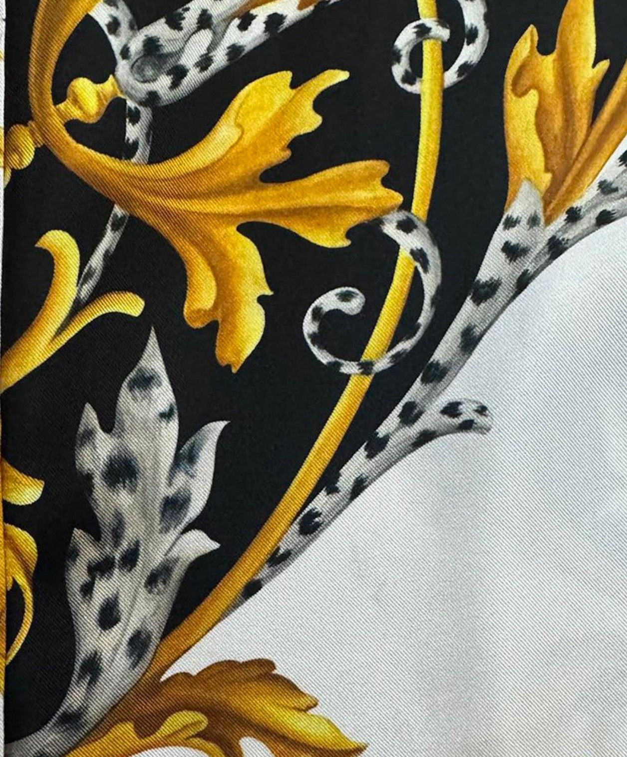 Versace Versace Barcoccodile Silk Shirt Black / Gold (Size 43) NWT Size US S / EU 44-46 / 1 - 6 Thumbnail