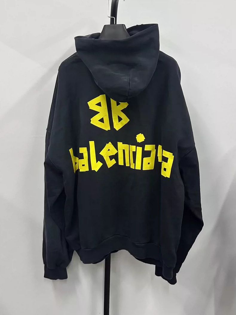 Balenciaga Balenciaga Logo monogrammed hooded sweatshirt in a loose-f Size US M / EU 48-50 / 2 - 5 Thumbnail