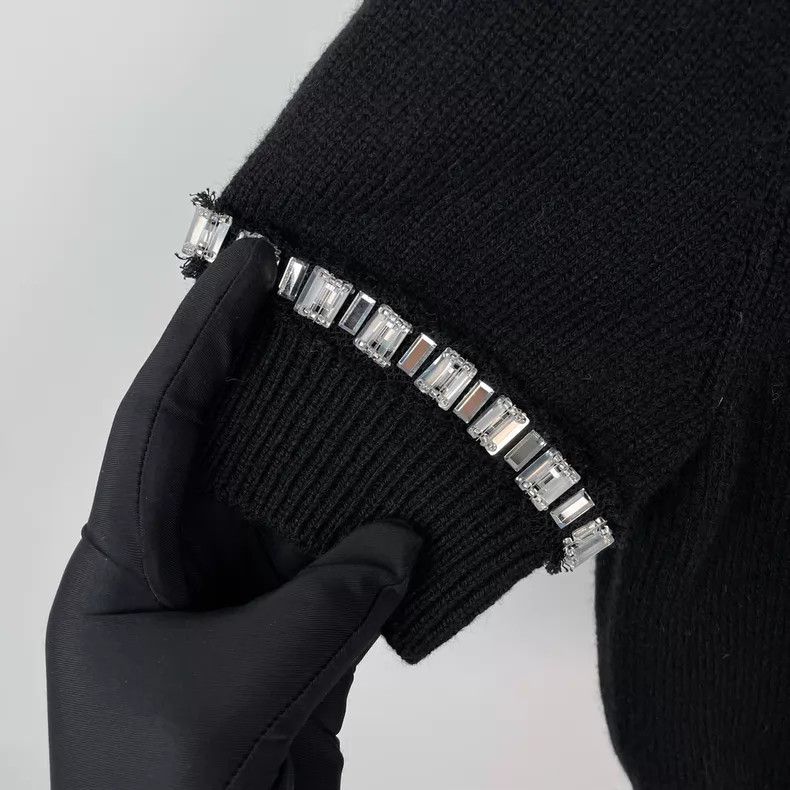 Louis Vuitton Louis Vuitton Beaded Square Diamond Set Diamond Round Neck Size XS / US 0-2 / IT 36-38 - 5 Thumbnail