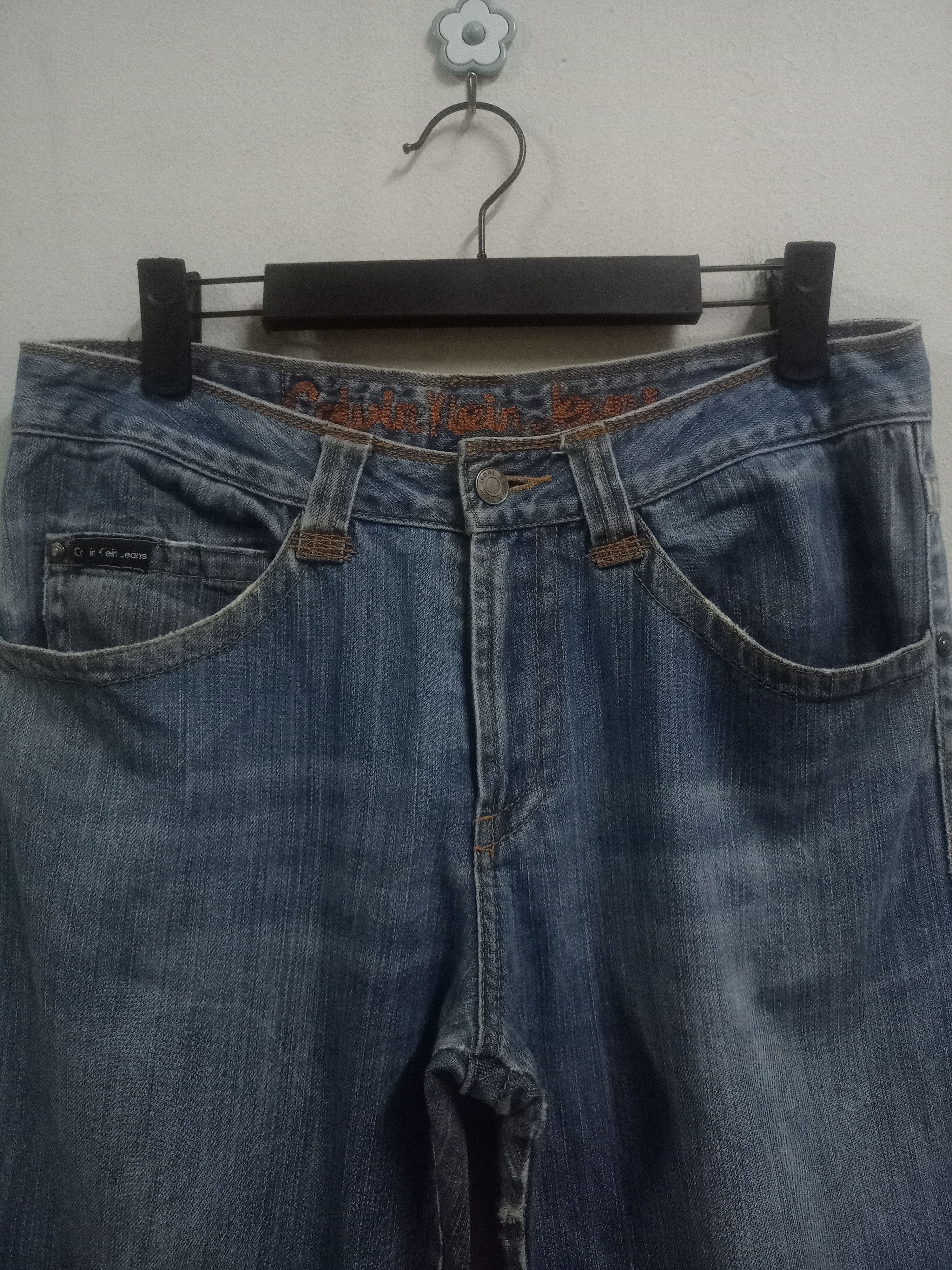 Calvin Klein Vintage Calvin Klein Blue Wash Distressed Baggy Style Jeans Size US 30 / EU 46 - 4 Thumbnail
