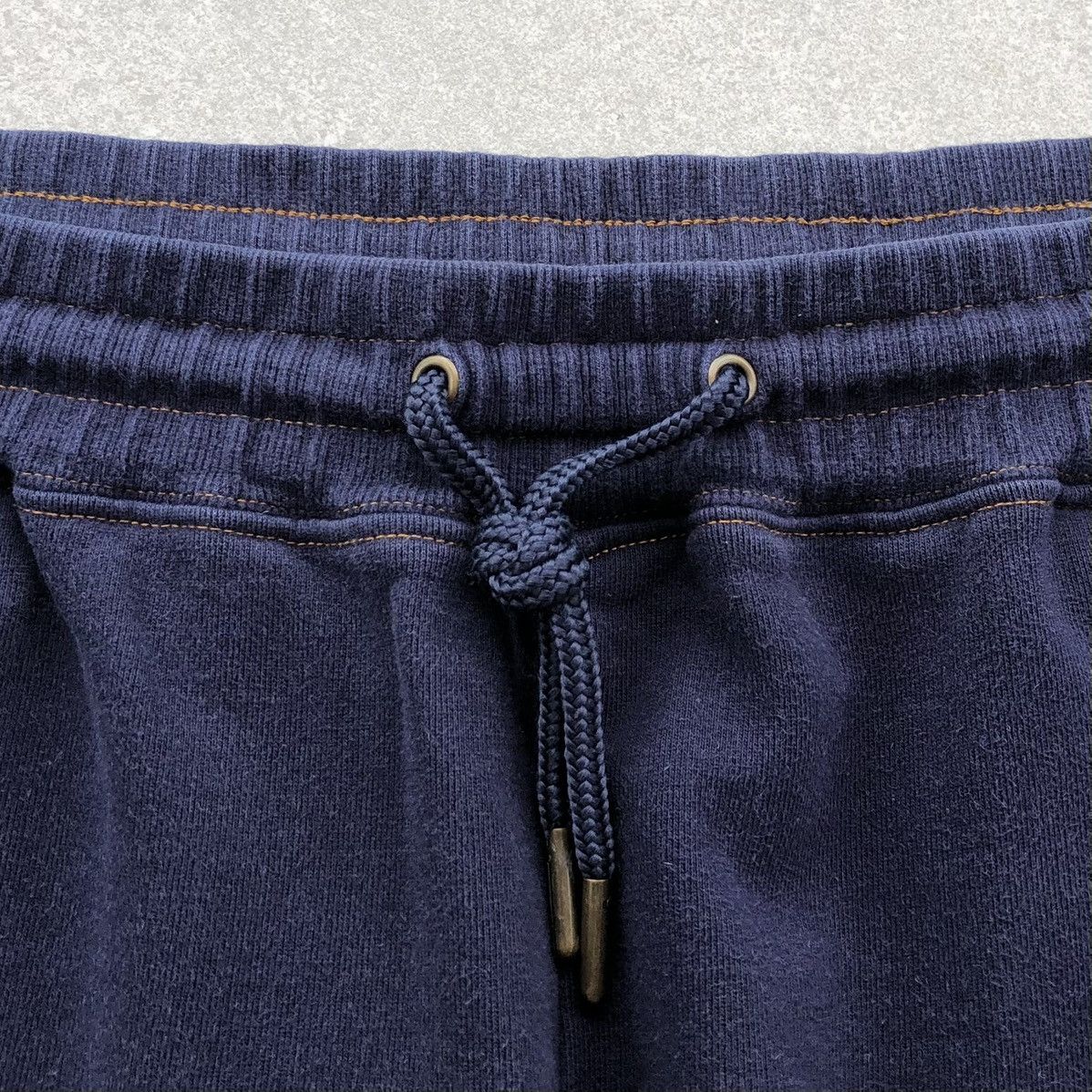 Brooks Brothers Brooks Brothers shorts Pants With A Gold Embroidered Logo Size US 34 / EU 50 - 2 Thumbnail