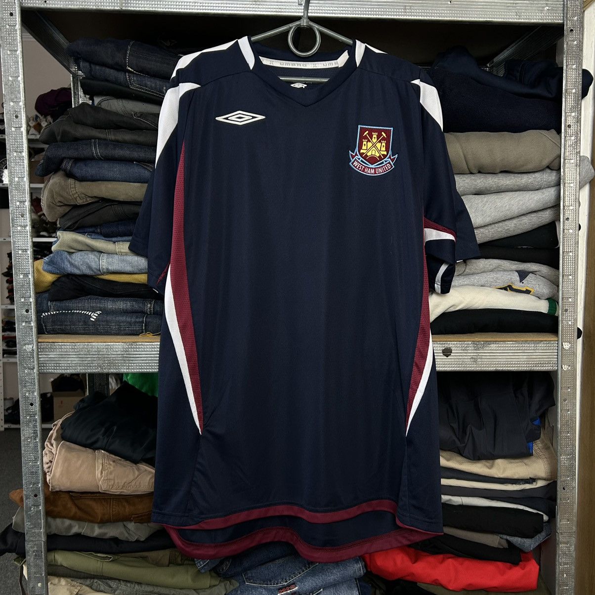 Umbro Vintage Umbro Westham United 2000’s soccer jersey size XL Size US XL / EU 56 / 4 - 1 Thumbnail