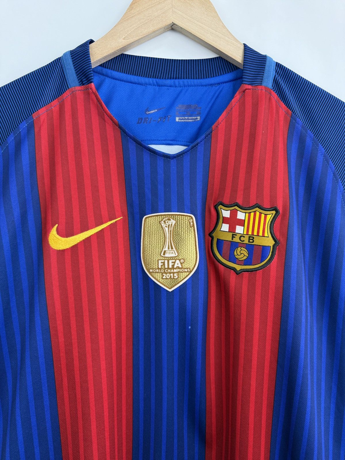 Nike 🇪🇸 Nike F. C. Barcelona FIFA 2015/16 Soccer Jersey T-Shirt Size US M / EU 48-50 / 2 - 4 Thumbnail