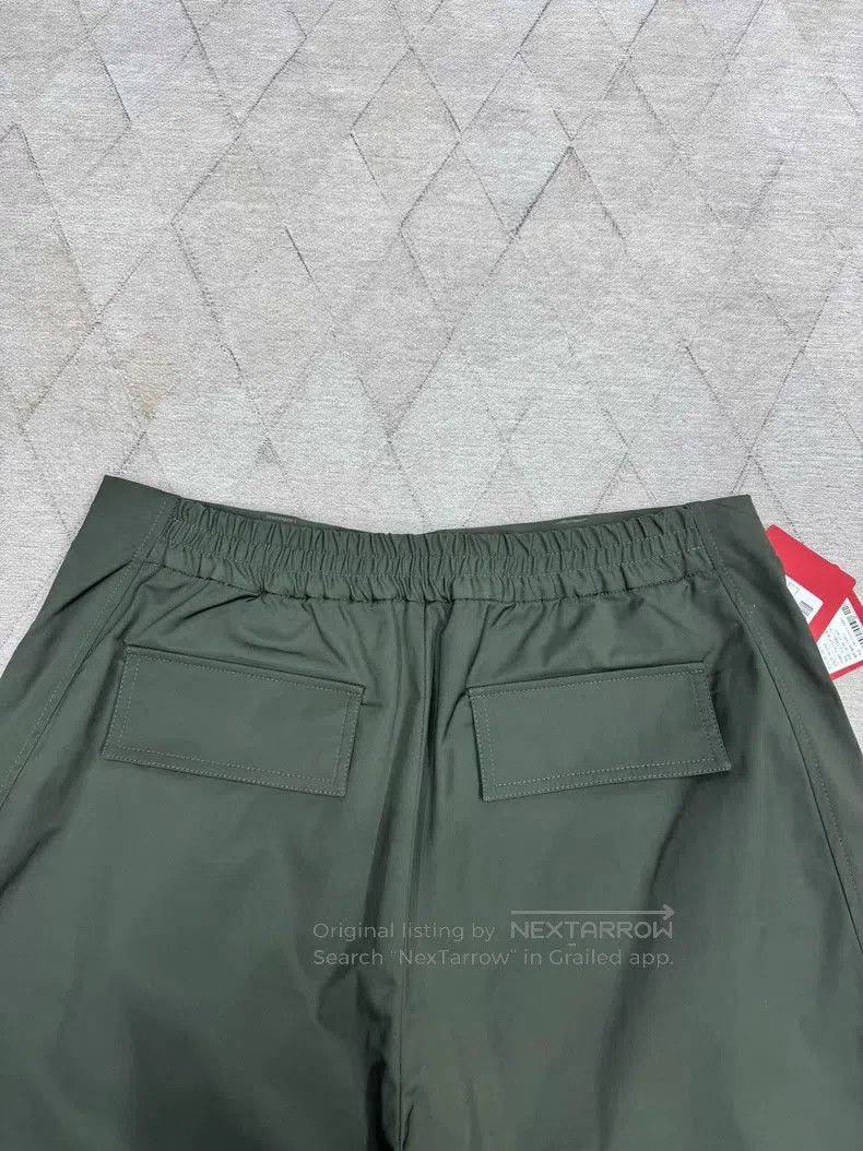 Valentino Valentino Army green waterproof nylon cargo shorts Size US 30 / EU 46 - 7 Thumbnail