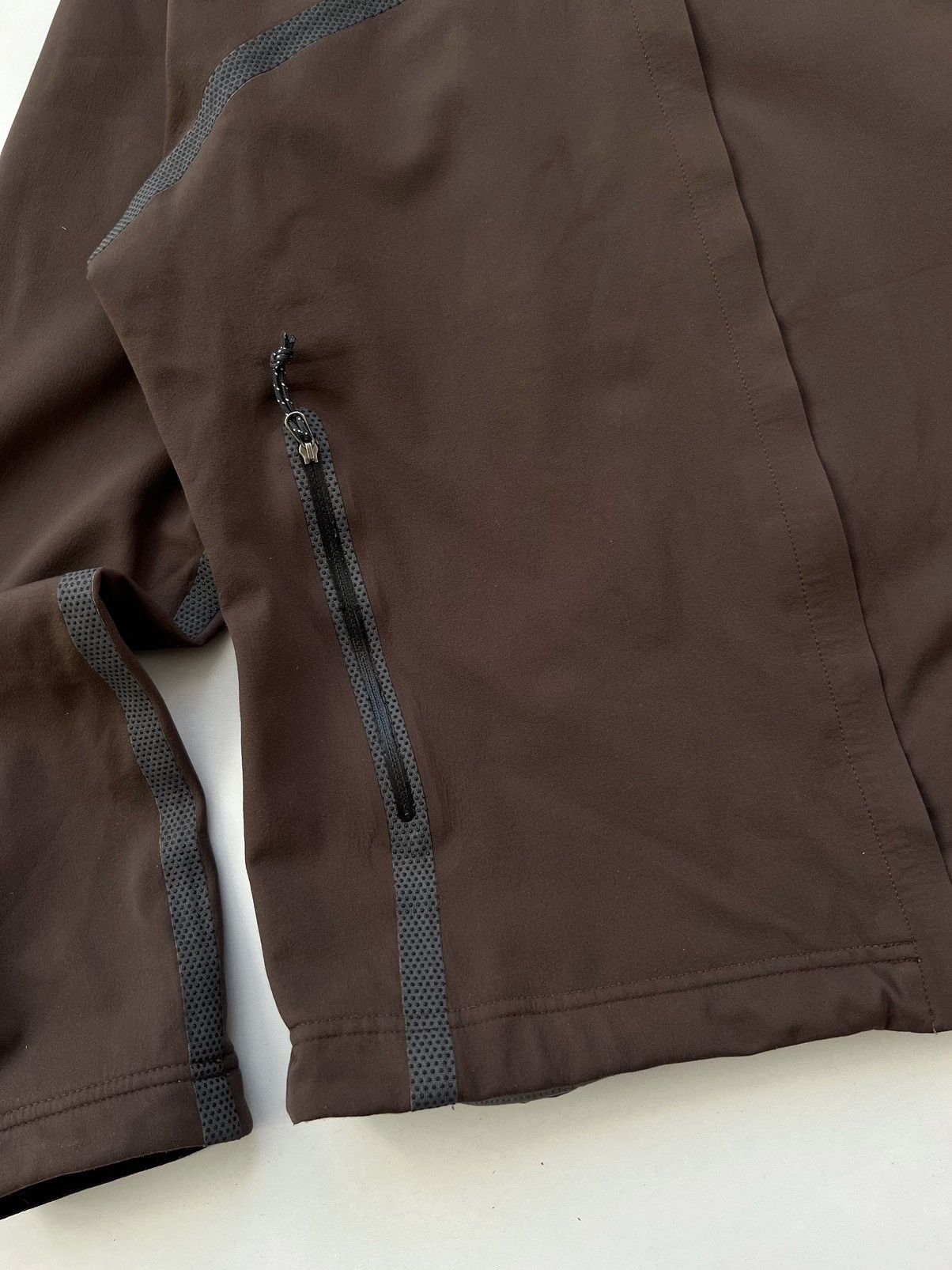 Mountain Hardwear Vintage 00s Mountain Hardware Conduit Softshell Jacket Size US S / EU 44-46 / 1 - 7 Thumbnail