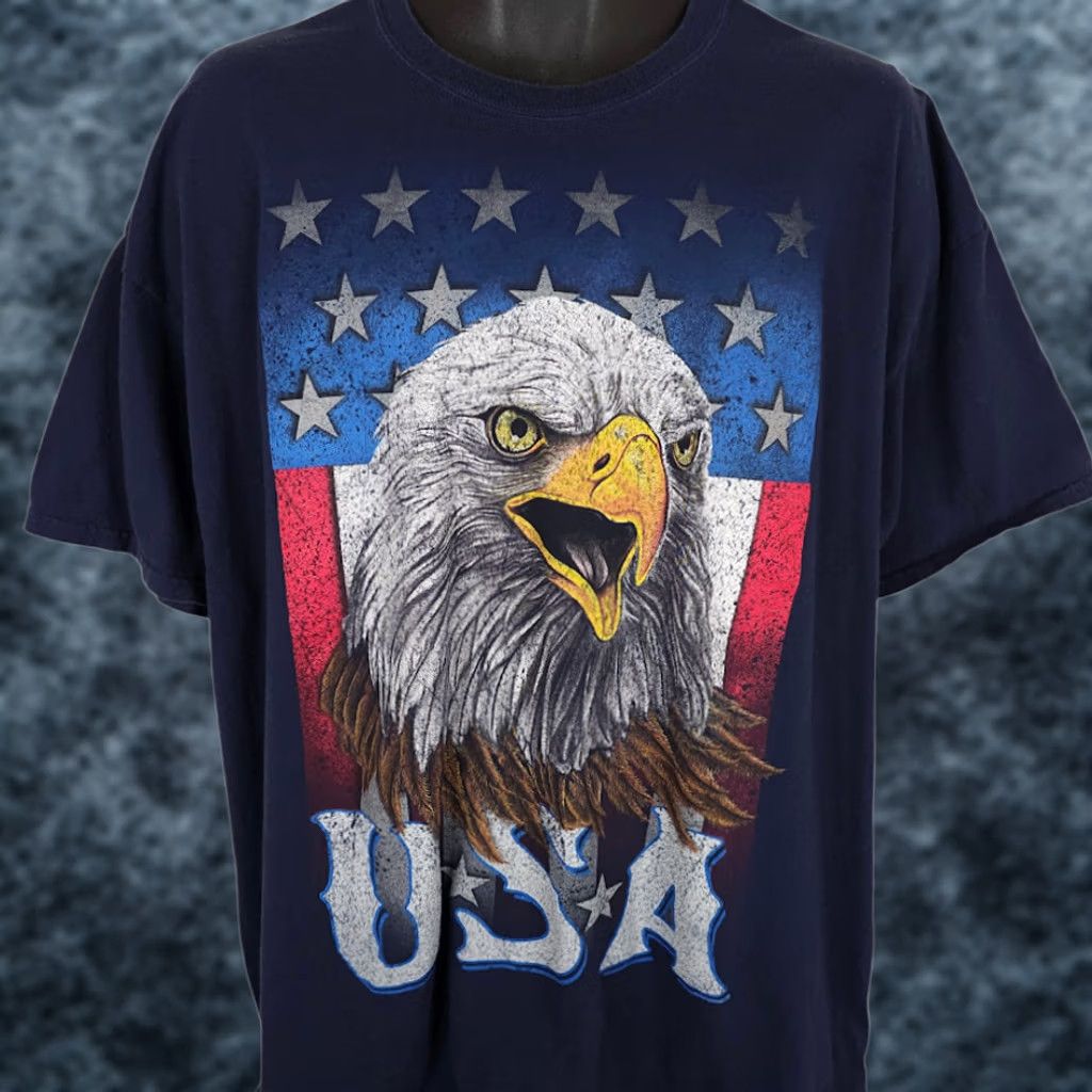 Fruit Of The Loom VINTAGE American Flag T Shirt Mens 2XL Blue Bald Eagle USA Patriotic Shirt Mens Blue 2XL USA Flag Patriotic Shirt Size US XXL / EU 58 / 5 - 1 Thumbnail