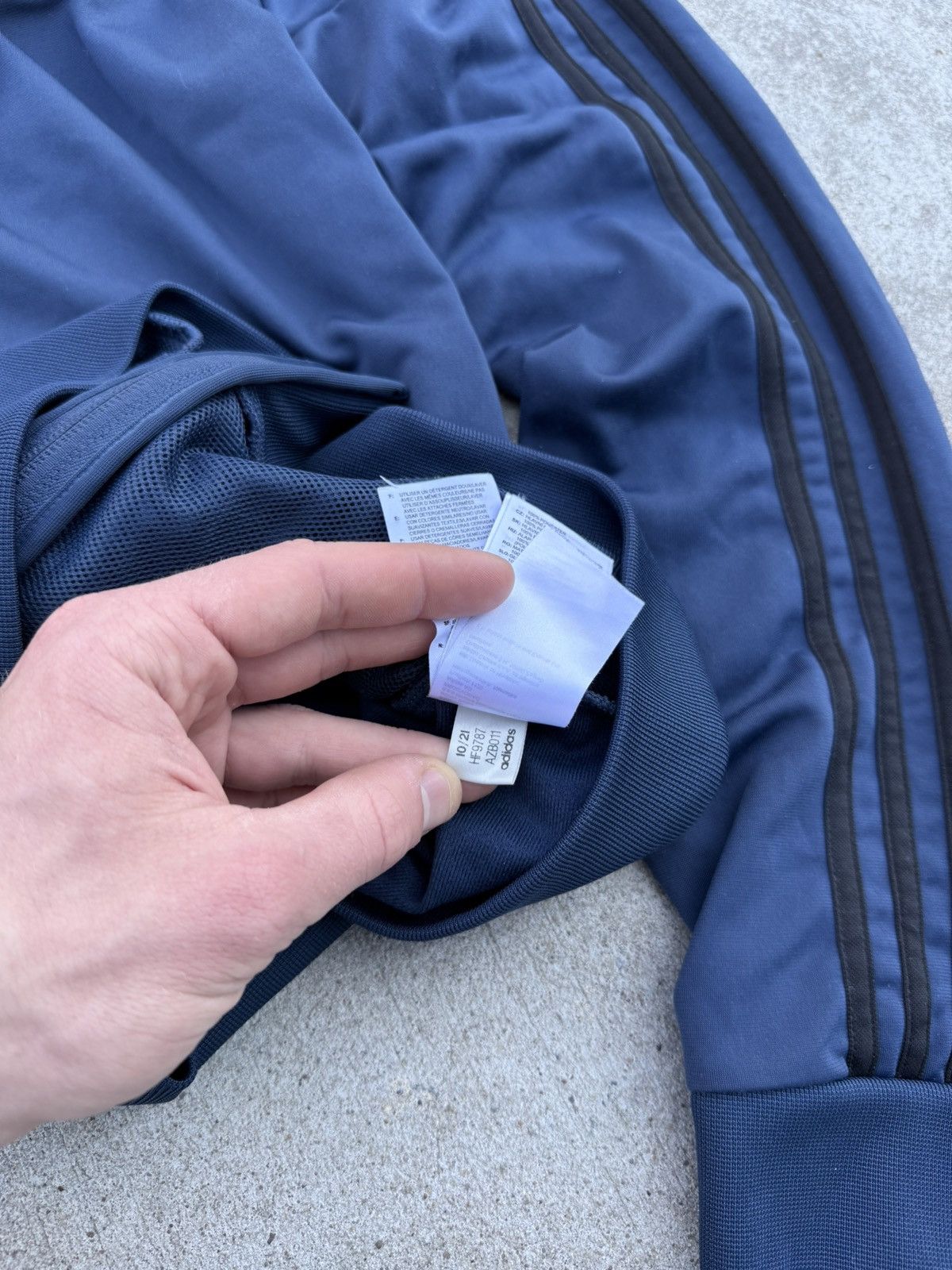 Adidas Vintage Adidas y2k streetwear old school track jacket Size US M / EU 48-50 / 2 - 9 Thumbnail