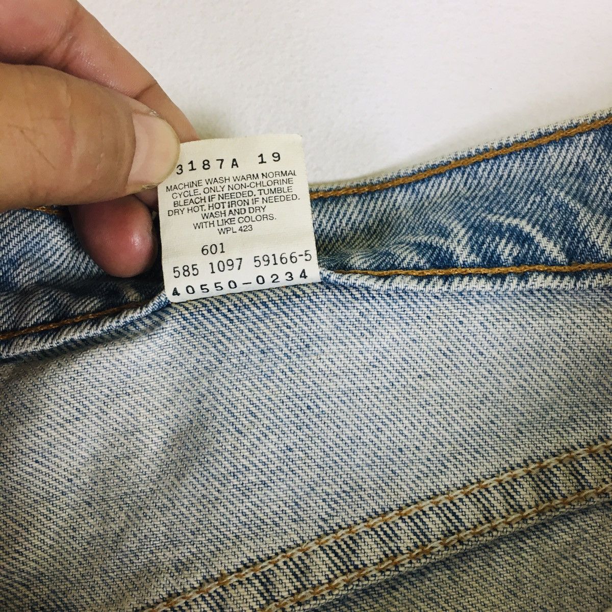 Levi's Vintage 90s Levi’s 550 Orange Tab Relaxed Fit Size US 33 - 11 Thumbnail
