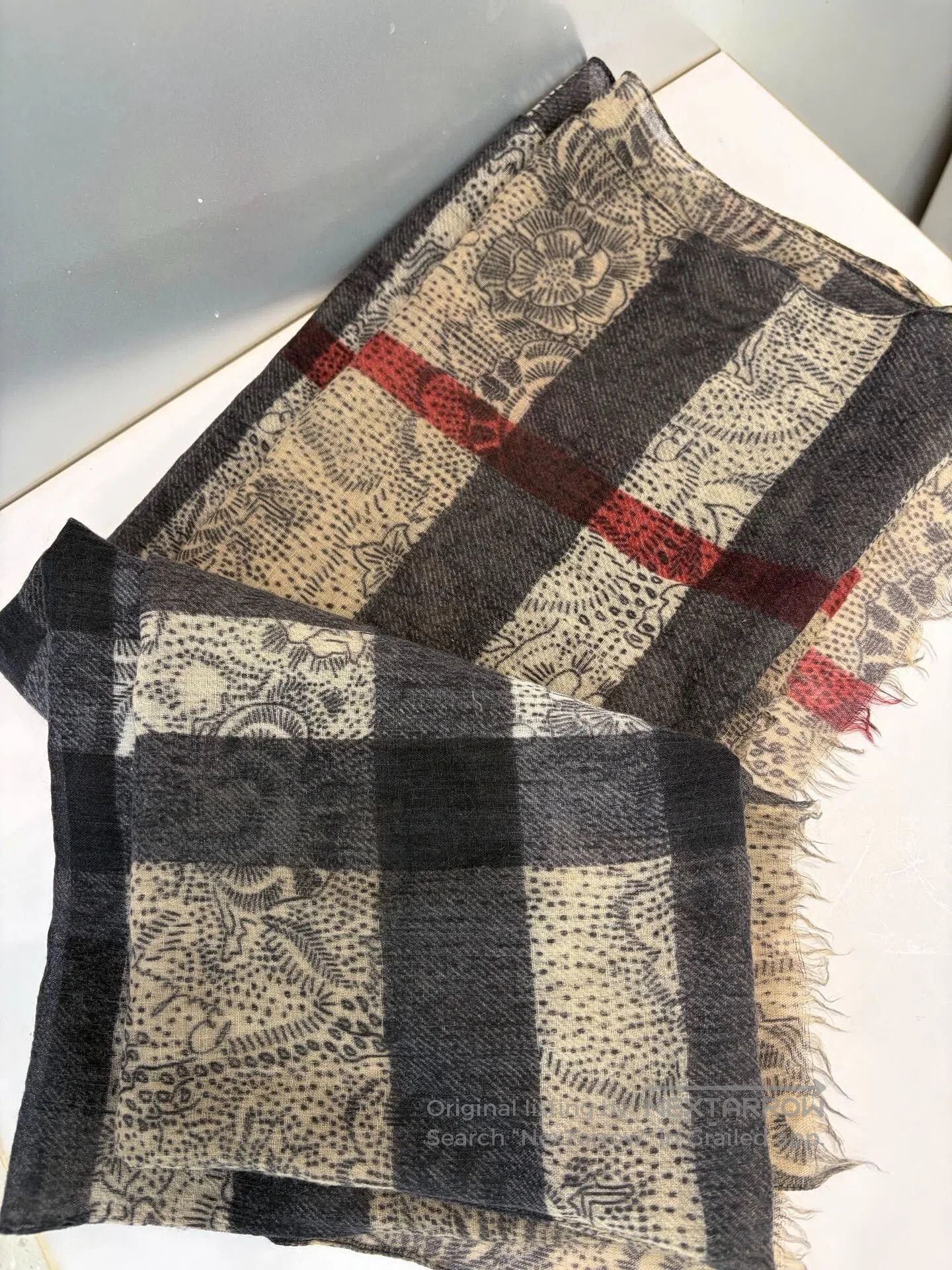 Burberry Burberry Beige Cashmere Scarf. Size ONE SIZE - 2 Thumbnail