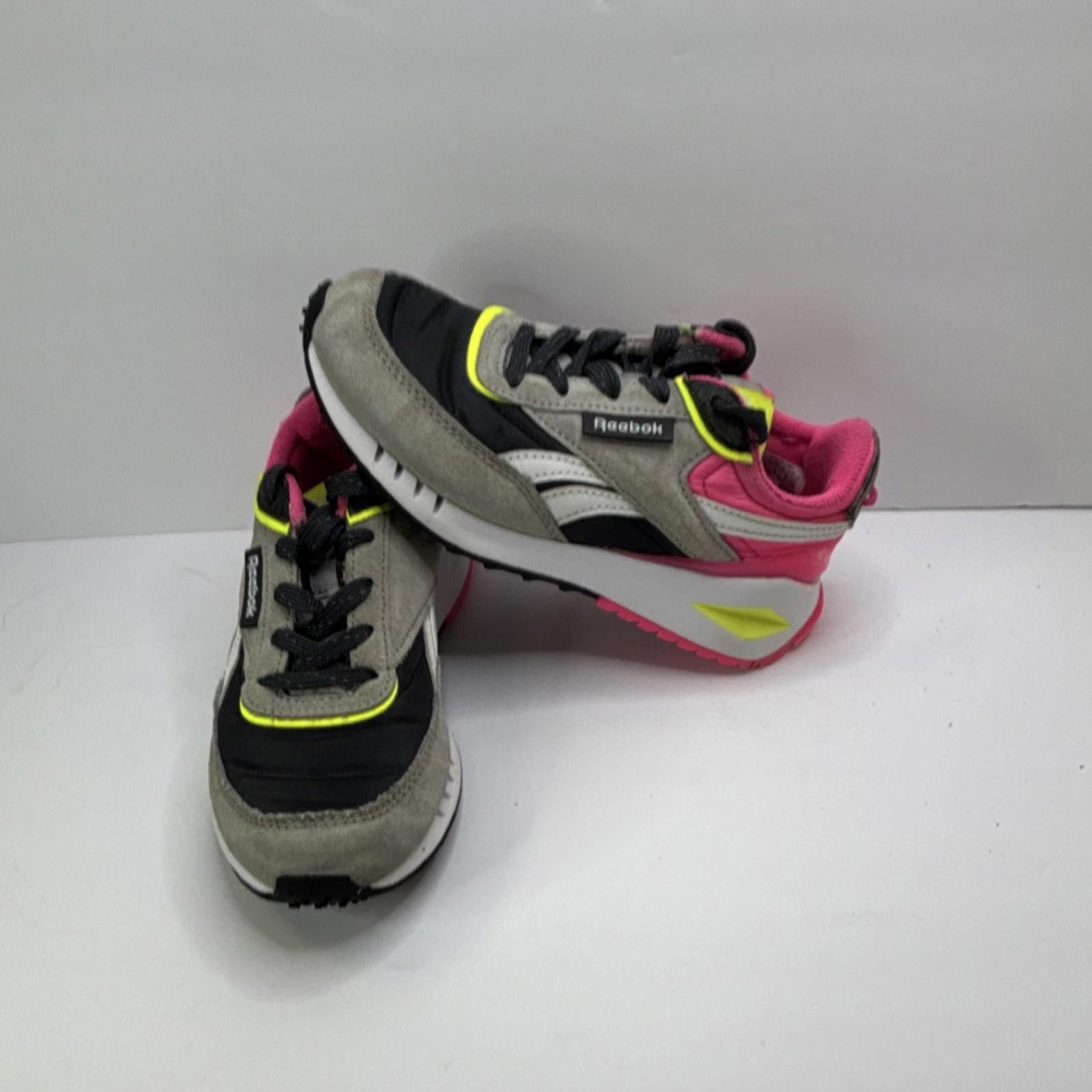 Reebok Reebok Girls' Lace Up Low Top Sneakers size 13 kids Size US 12 / IT 42 - 3 Thumbnail