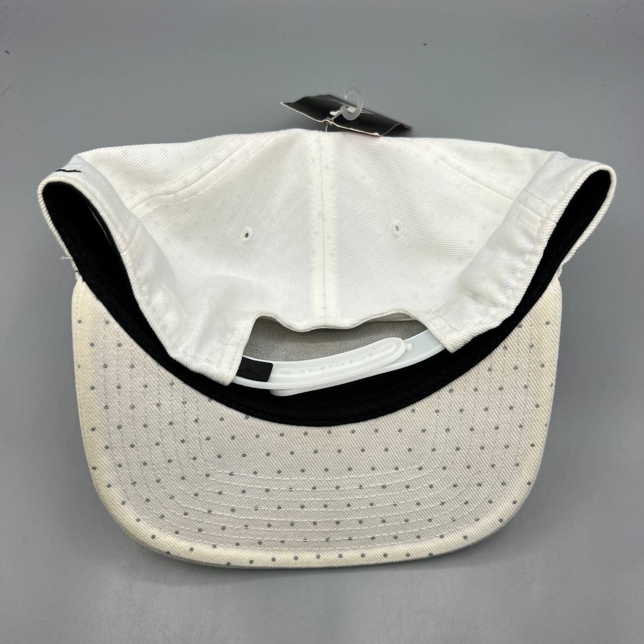 Jordan Brand Air Jordan Hat Men White Embroidered Jumpman Snap Back Cap Size ONE SIZE - 9 Thumbnail